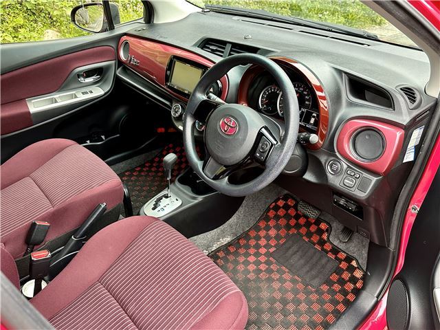 2012 TOYOTA VITZ